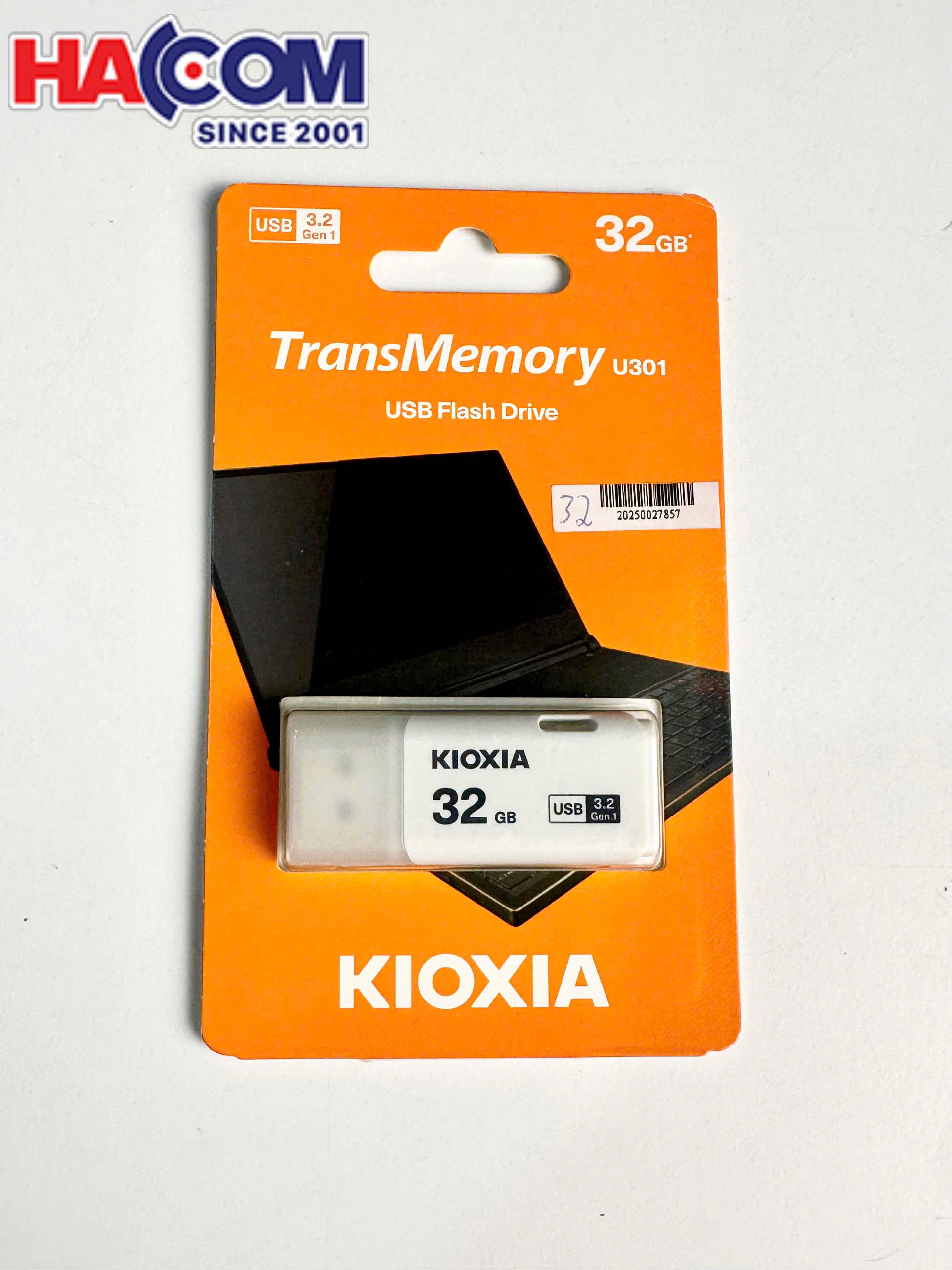 cdn/web/29092025/USB-Kioxia-64GB-U202-USB2.0-Mau-Trang-LU202W064GG4.jpg 1