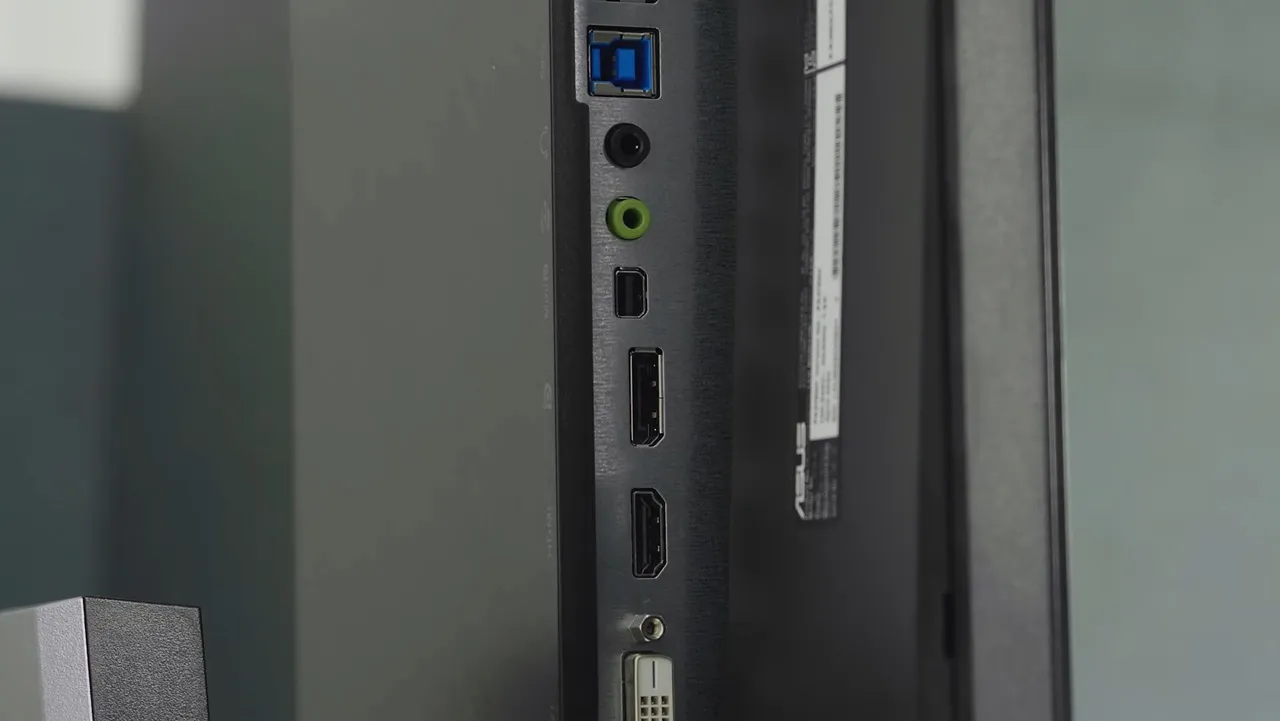 ProArt PA278QV hỗ trợ nhiều cổng xuất hình, nhưng lại thiếu đi Type-C Alt mode