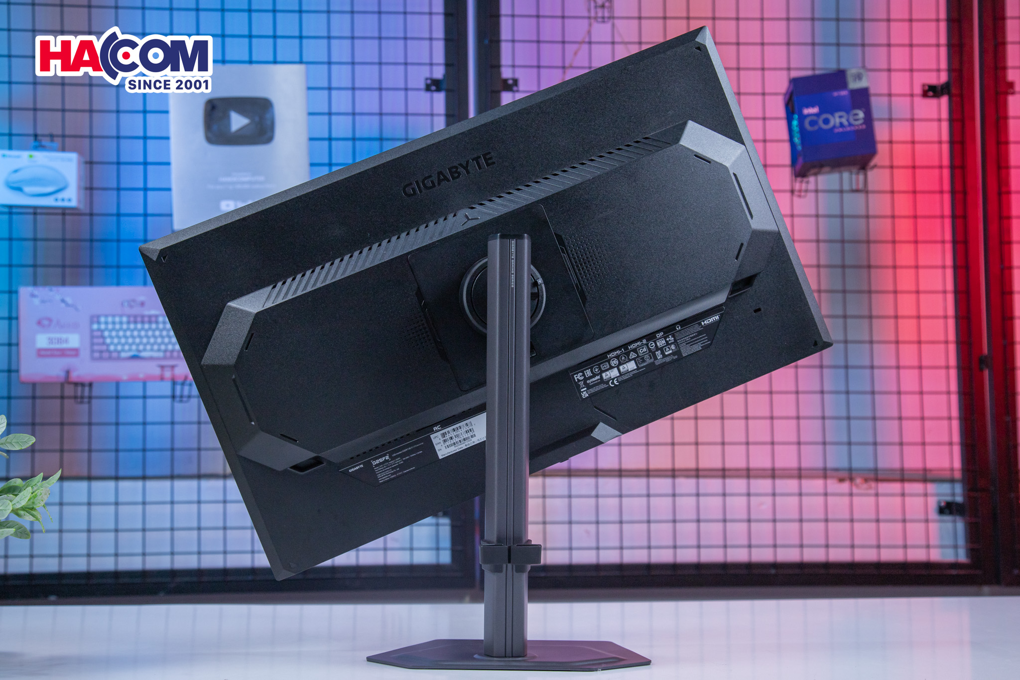  Màn hỗ trợ xoay màn tới 90° để chuyển sang chế độ màn hình dọc khi cần