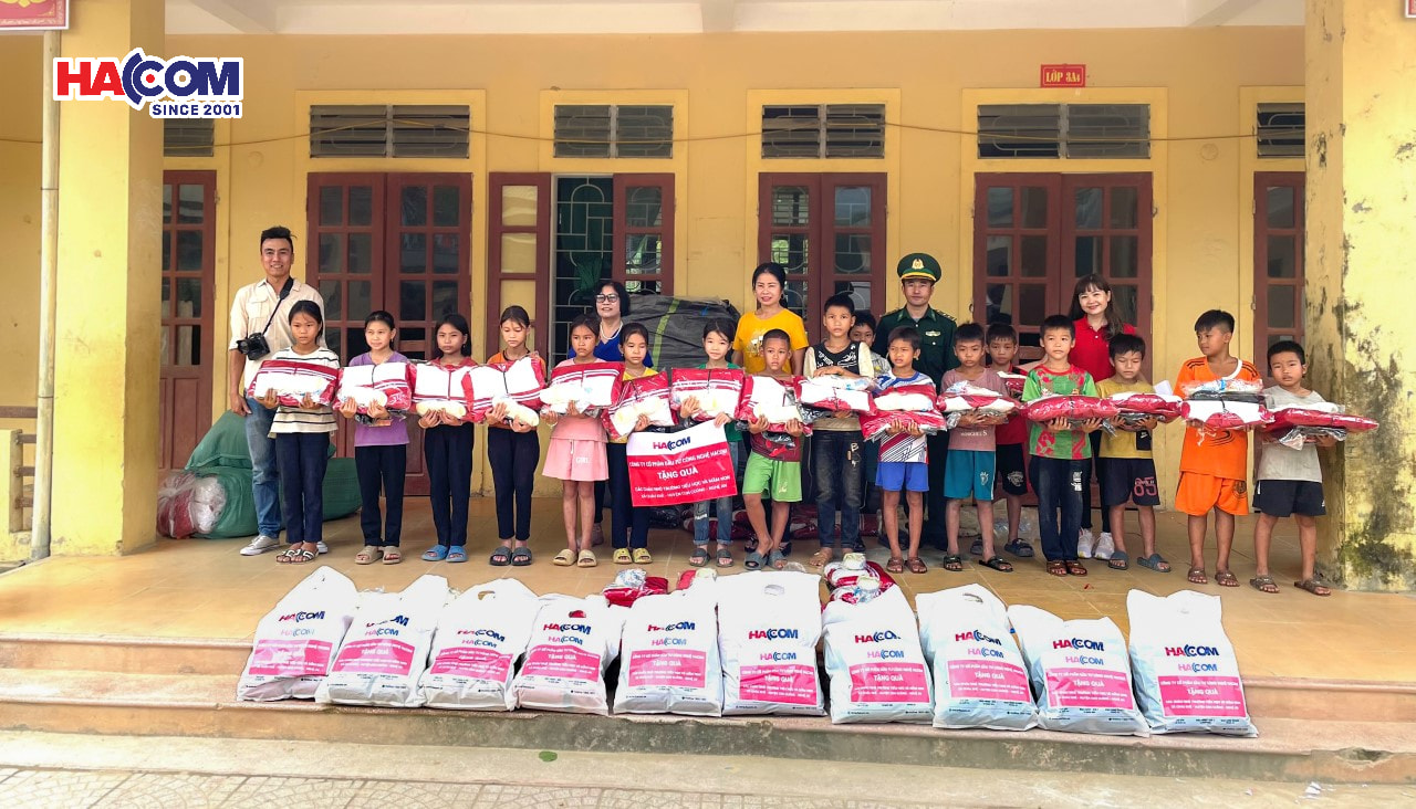 HACOM - Áo ấm cho em Con Cuông - Ảnh 1