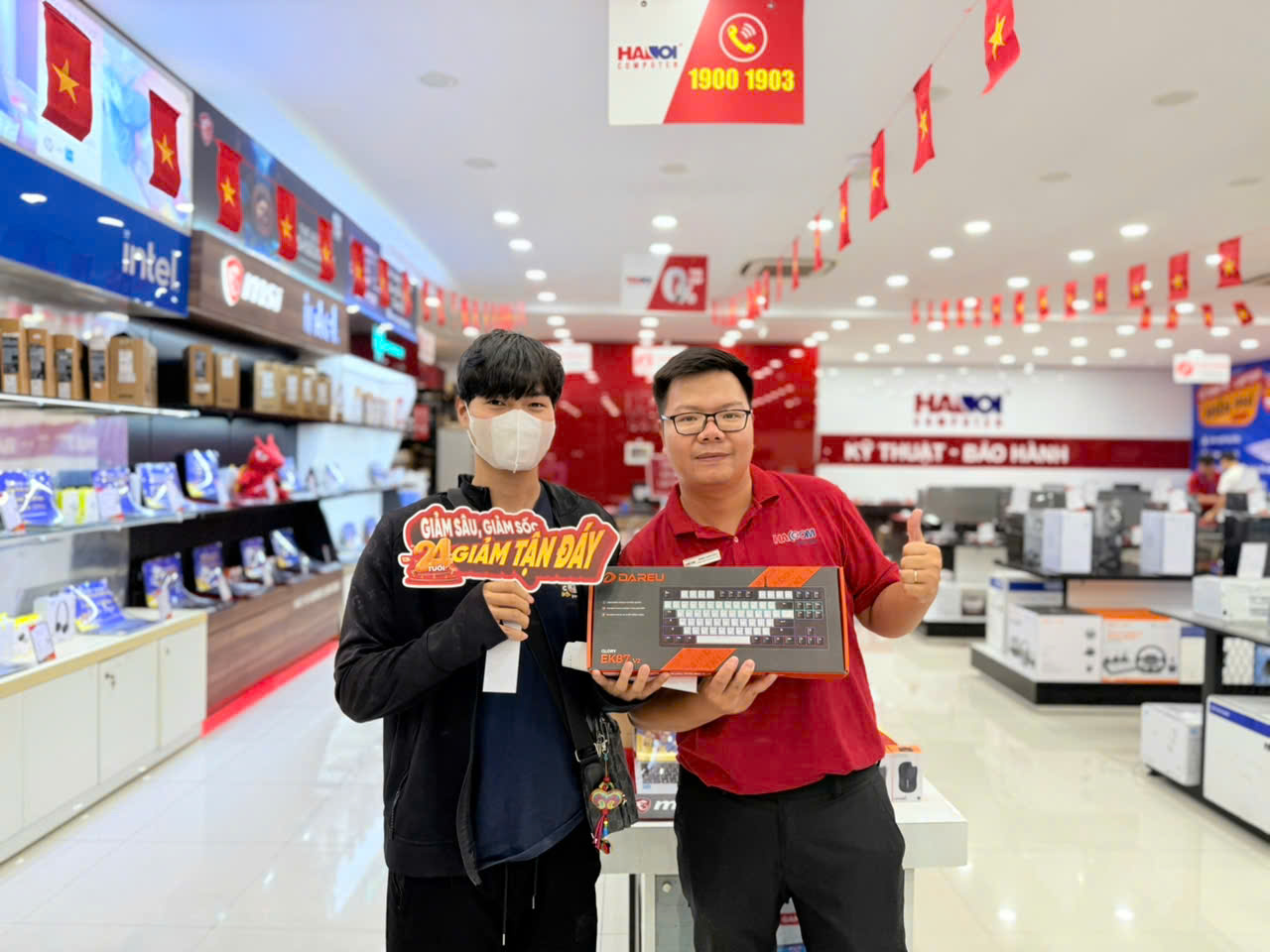 khach_hang_Bàn phím cơ gaming DAREU EK87 v2 White-black 3