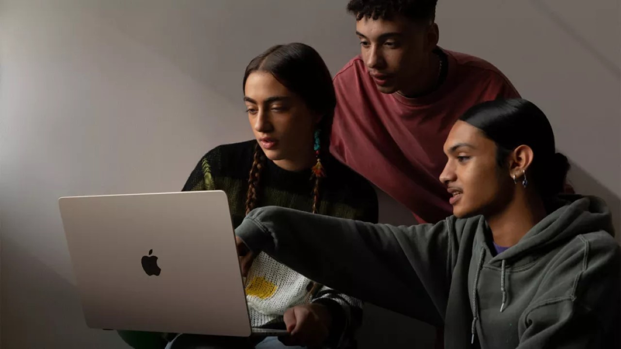 Apple cân nhắc chip iPhone cho MacBook giá rẻ