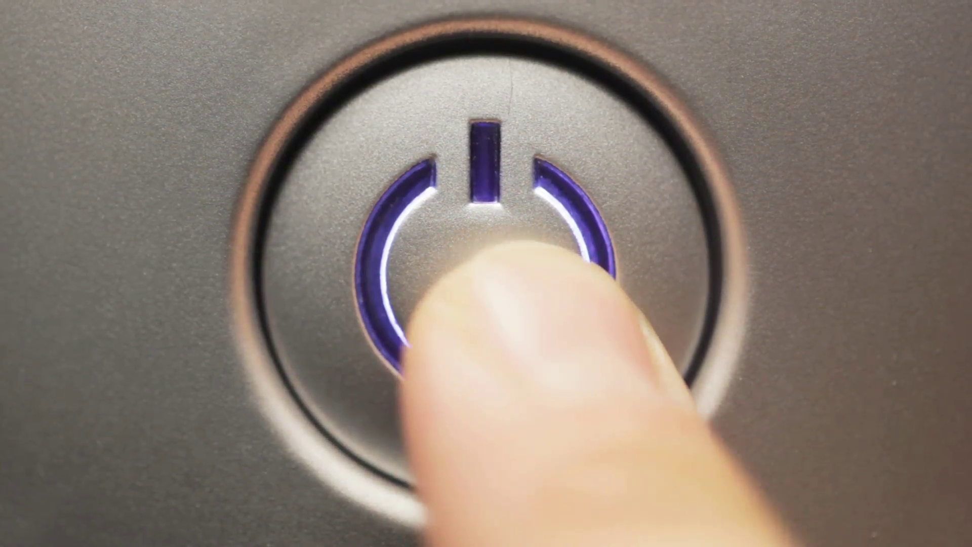 Mở m&aacute;y t&iacute;nh Dell kh&ocirc;ng l&ecirc;n m&agrave;n h&igrave;nh bằng c&aacute;ch nhấn giữ n&uacute;t nguồn