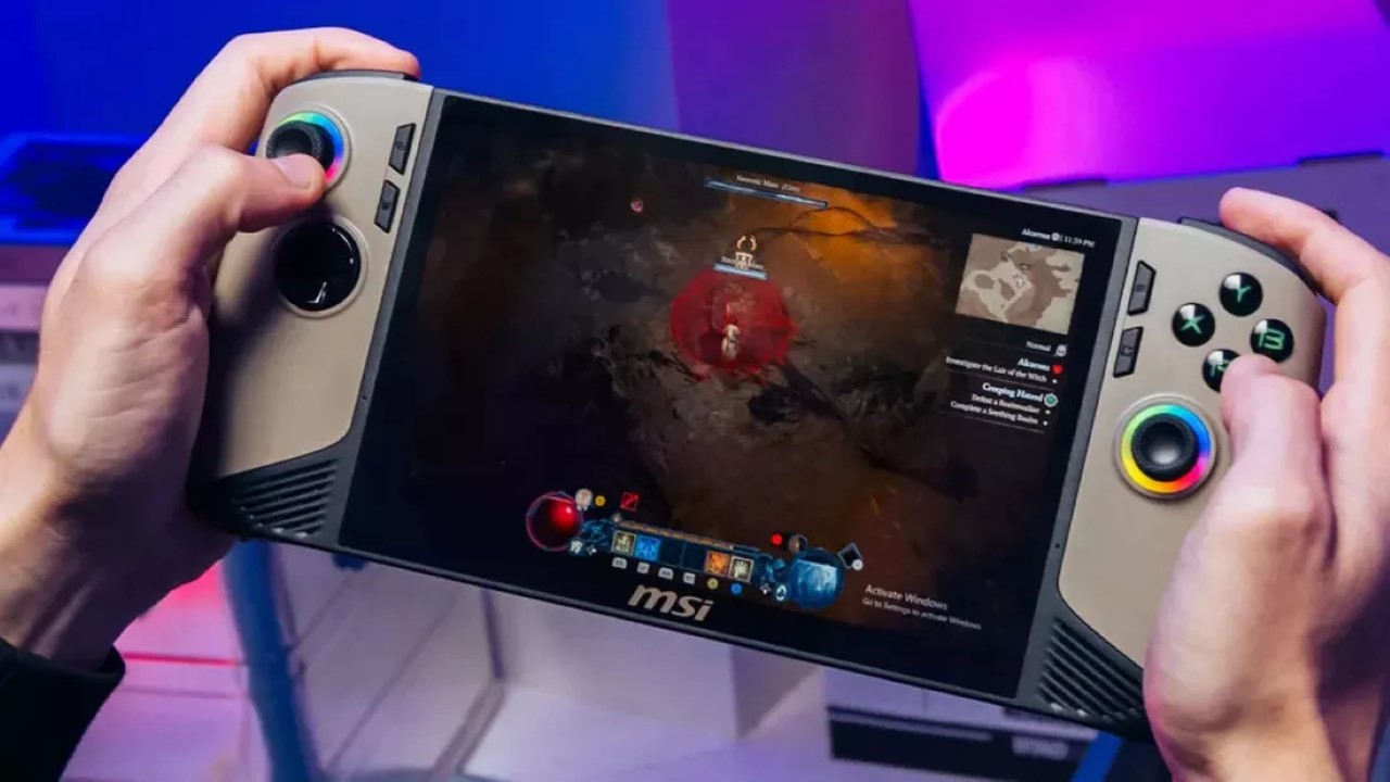 MSI Claw A8 vượt trội Claw 8 AI+