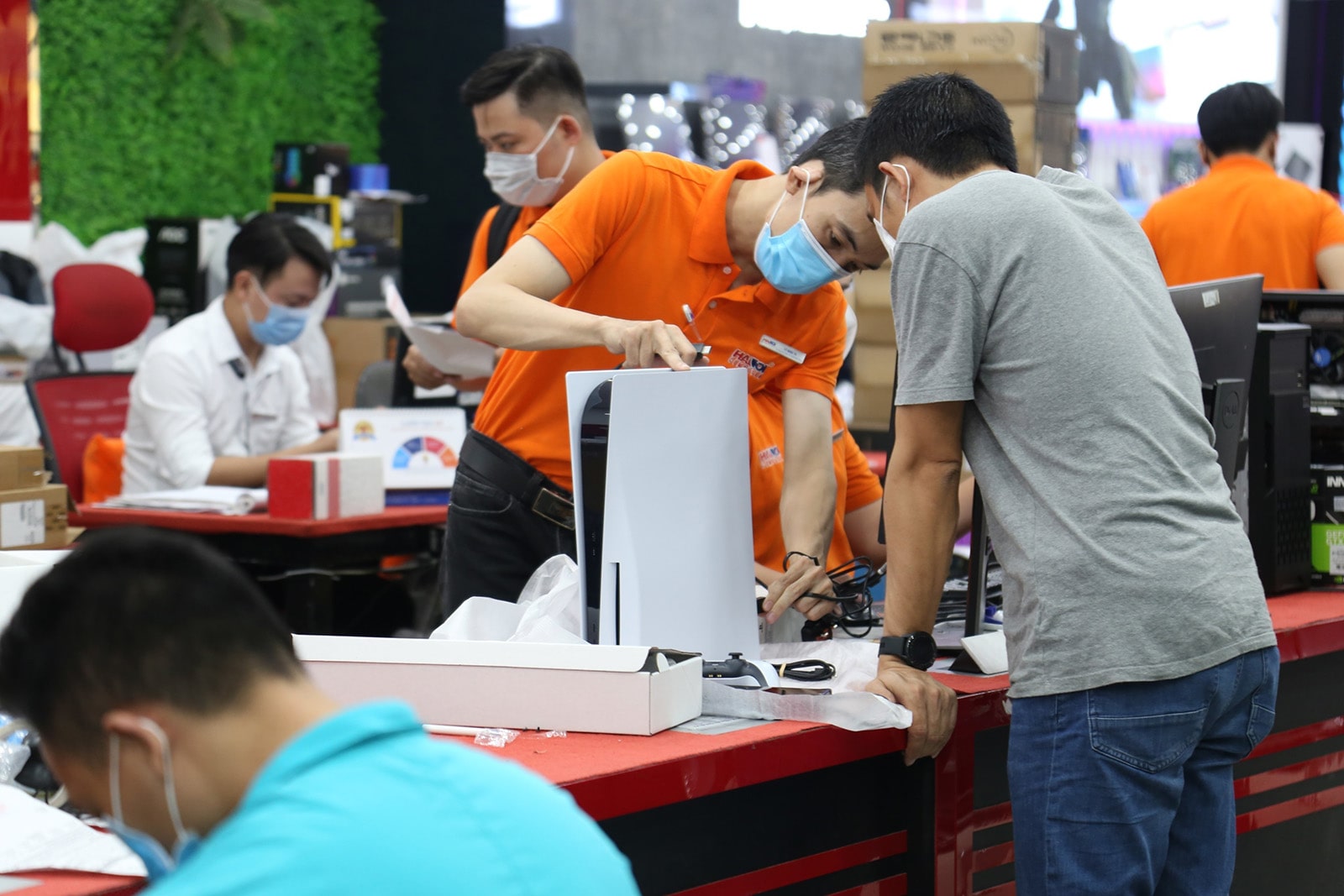 Con người HACOM và ý thức trách nhiệm