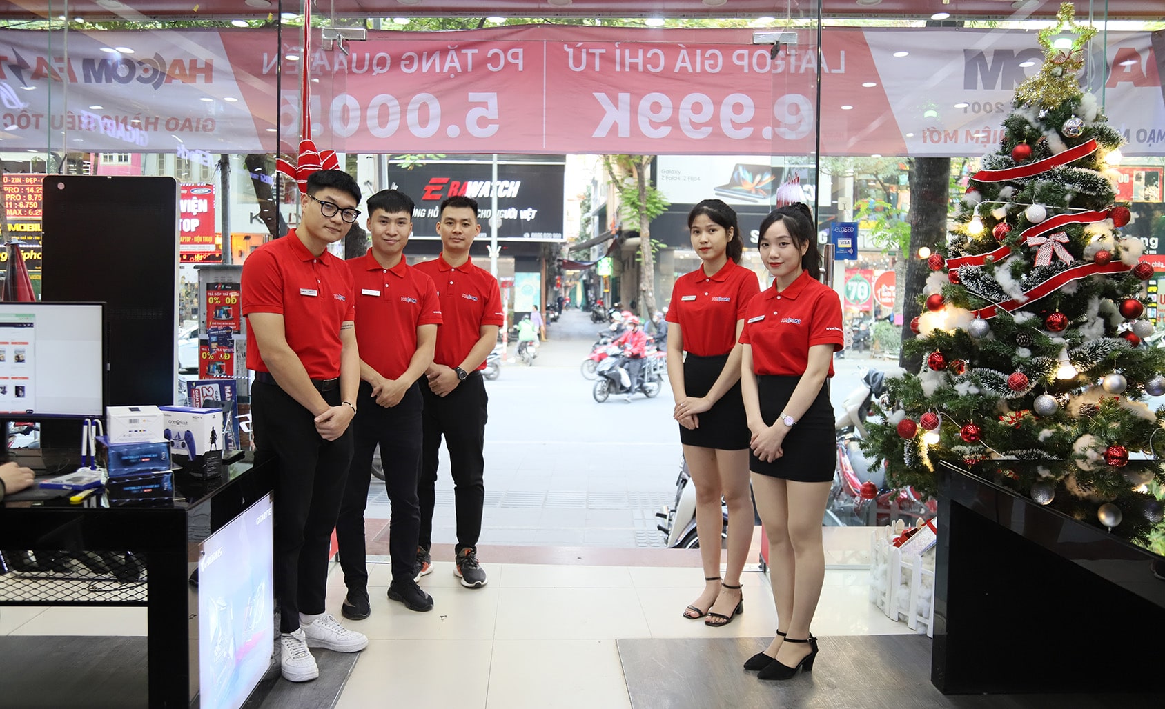 HACOM - những con người cá tính và trách nhiệm