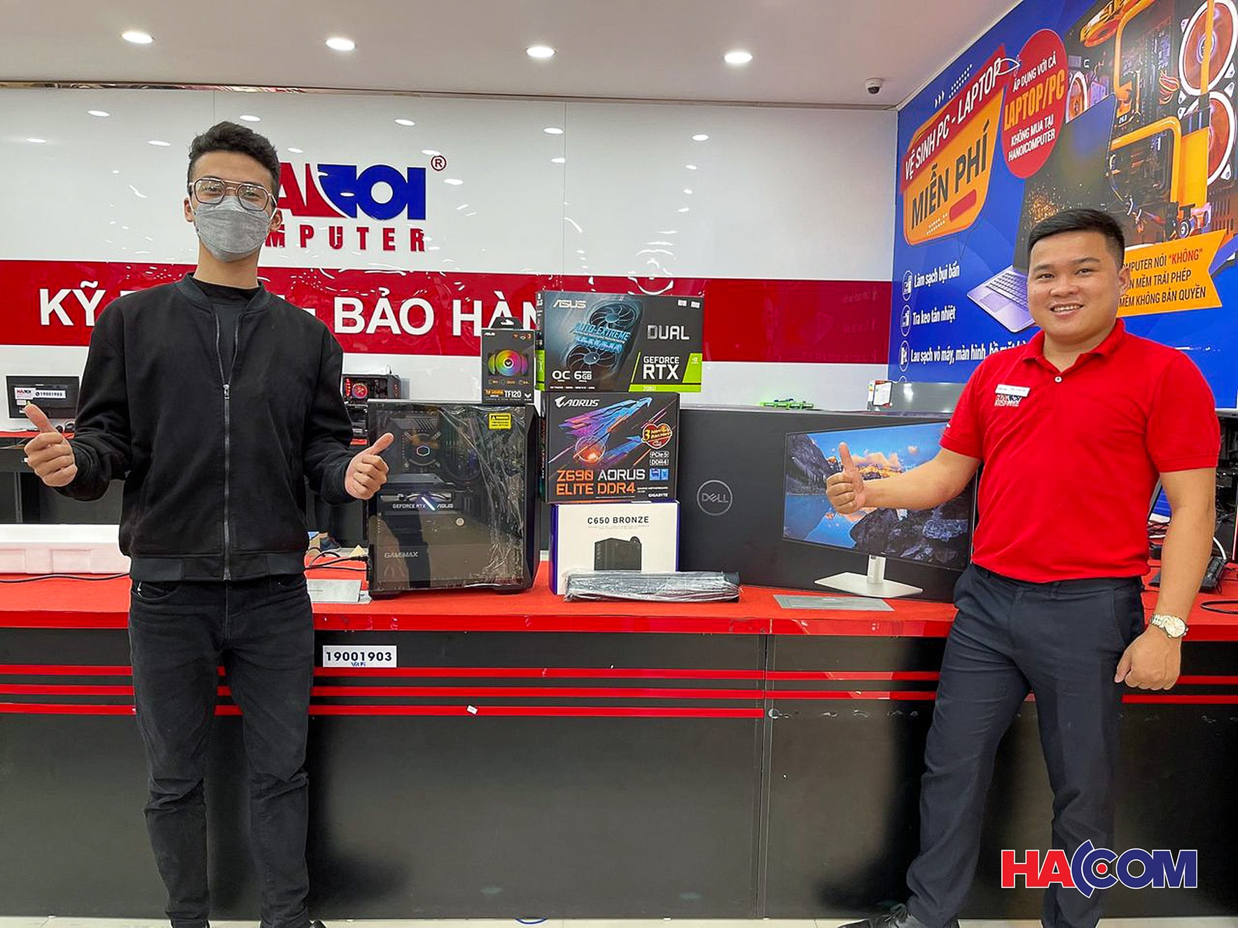 HACOM và những con người làm khách hàng hạnh phúc