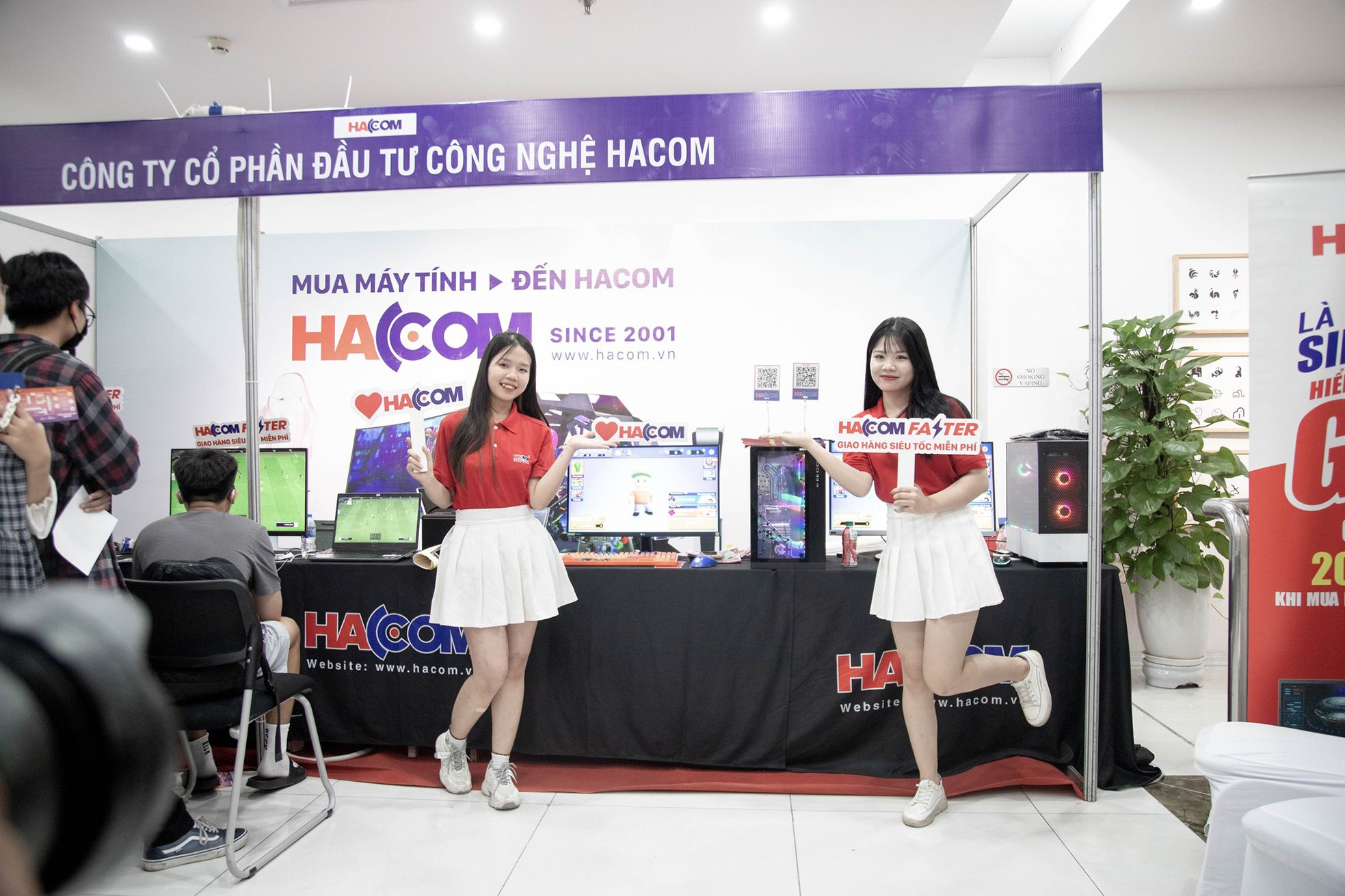 cá tính thương hiệu HACOM