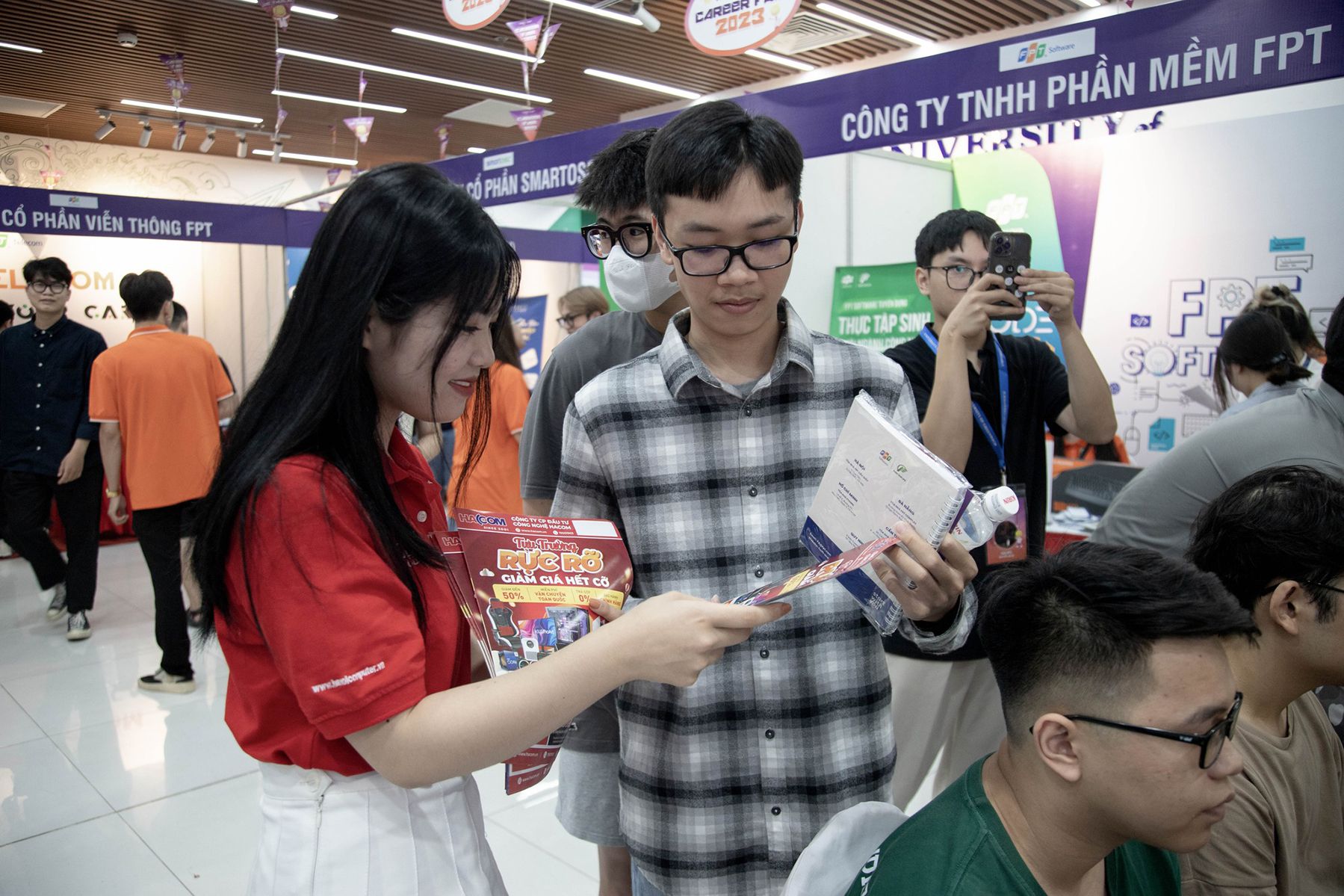 tính cách con người HACOM