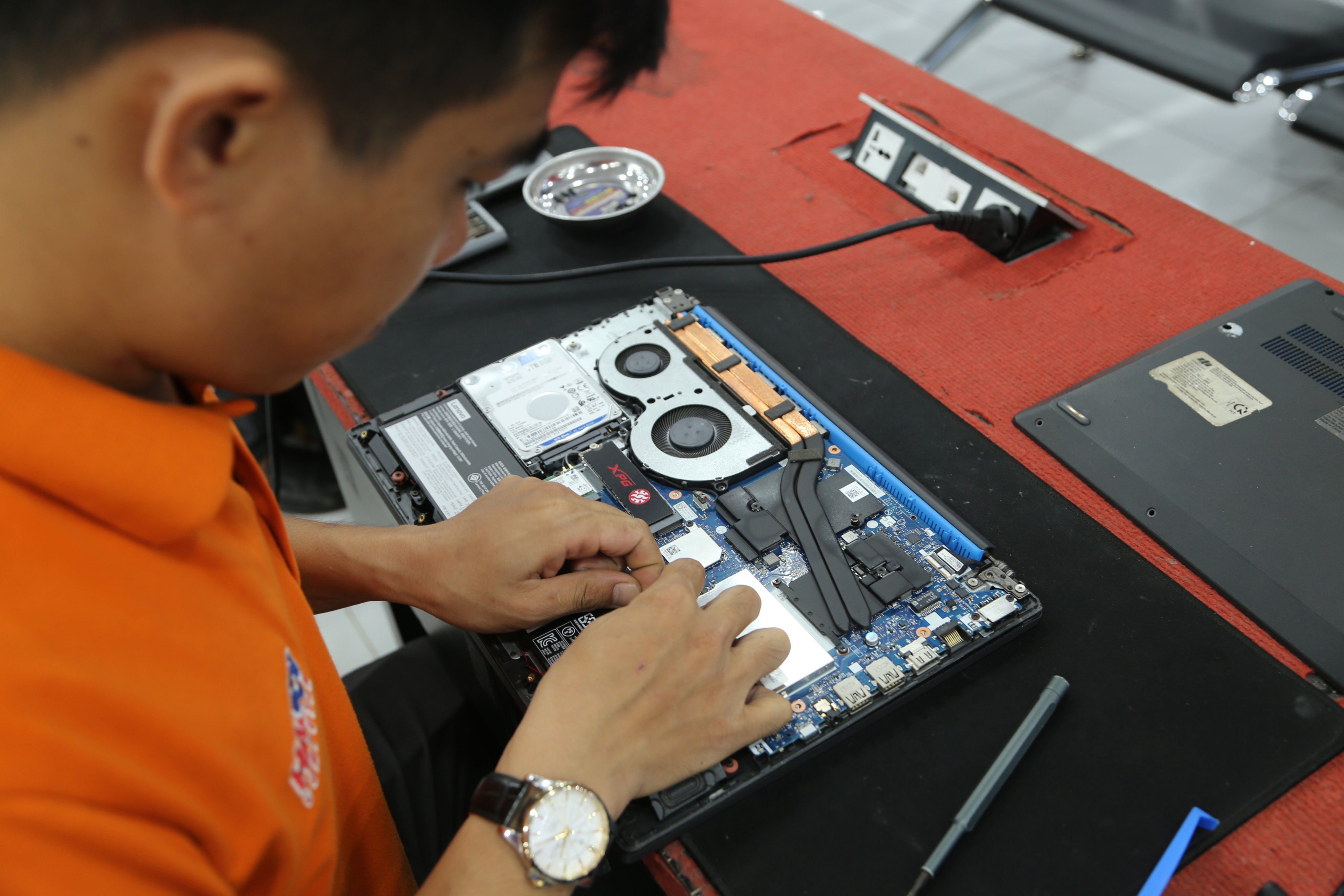 vệ sinh laptop, bảo trì laptop, linh kiện laptop, vệ sinh laptop miễn phí, vệ sinh laptop tp hồ chí minh, vệ sinh laptop hcm