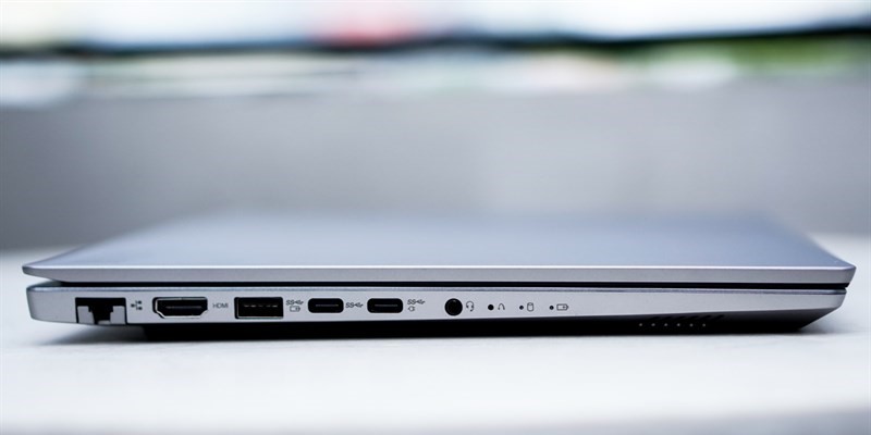 các cổng kết nối của laptop lenovo thinkpad legion- cạnh trái