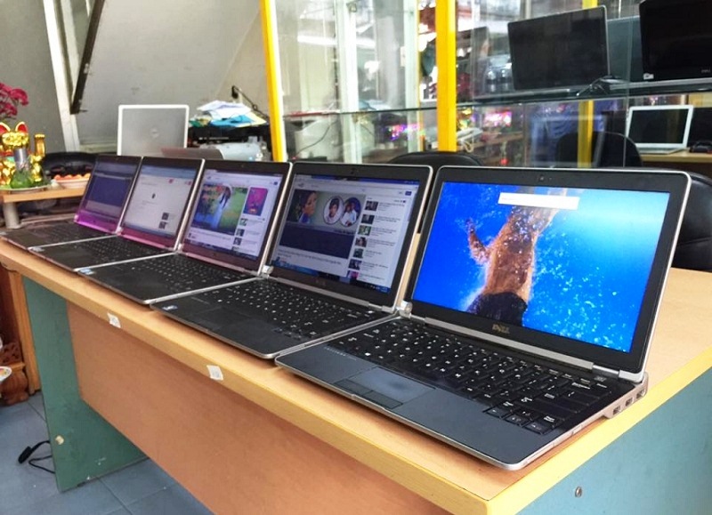 Mua laptop cũ ở cửa hàng uy tín
