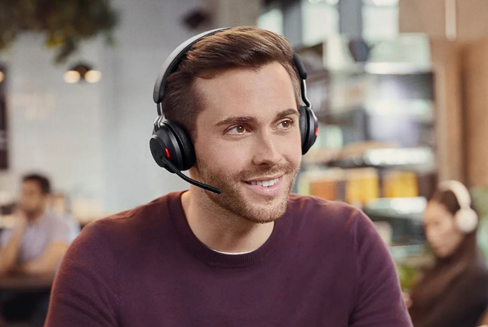 So sánh tai nghe bluetooth và wireless