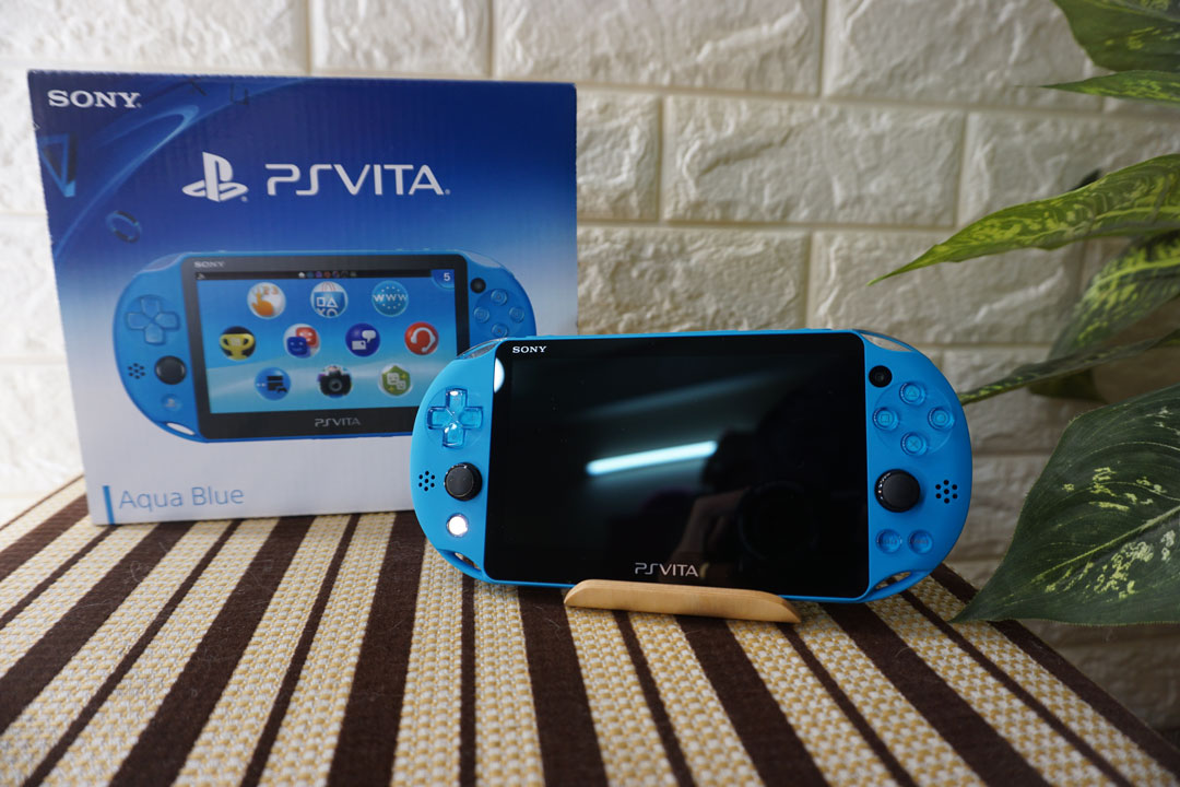 review máy chơi game cầm tay sony PS 5 vita 2000