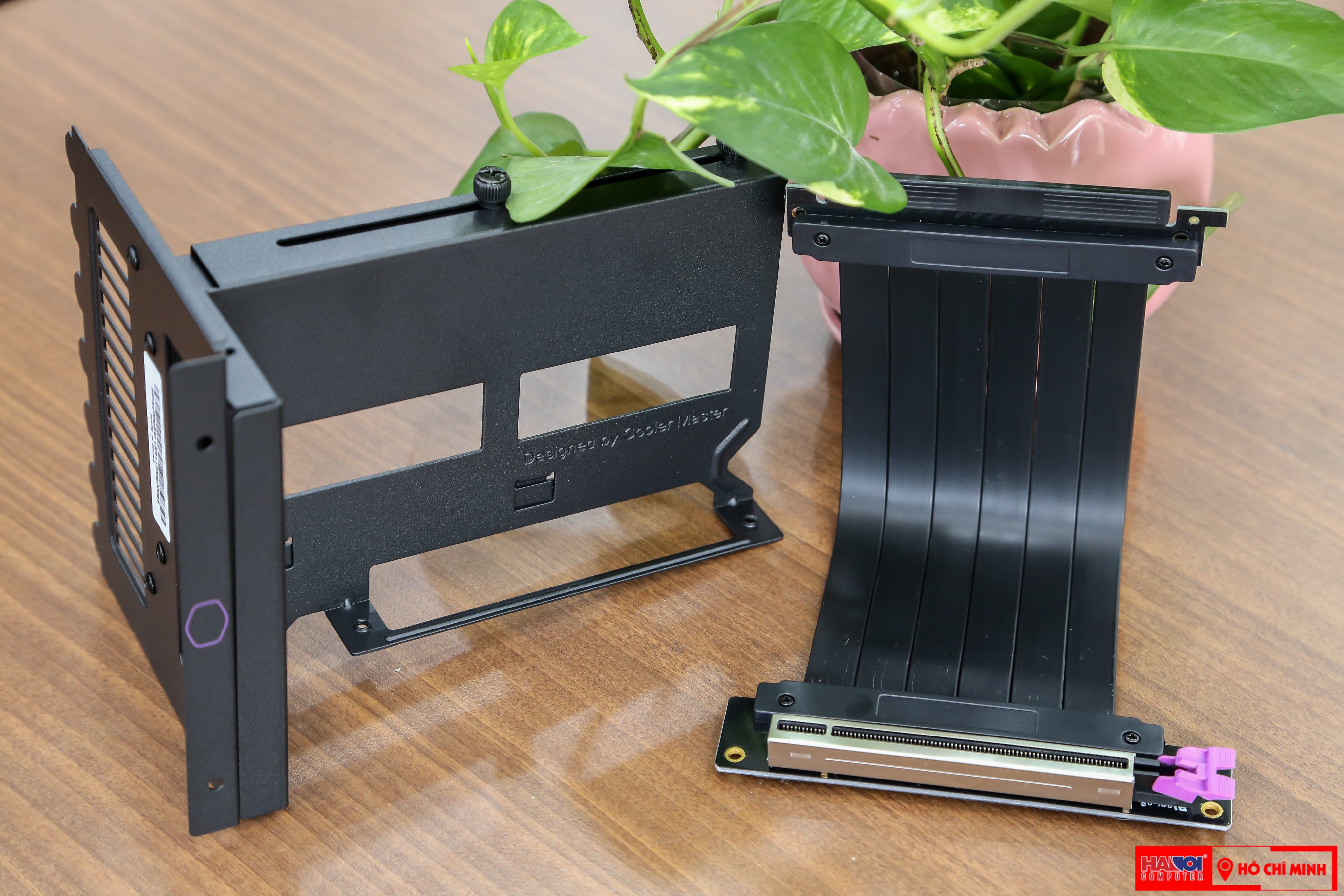 ooler Master VERTICAL GRAPHICS CARD HOLDER KIT V2 giới thiêu 2