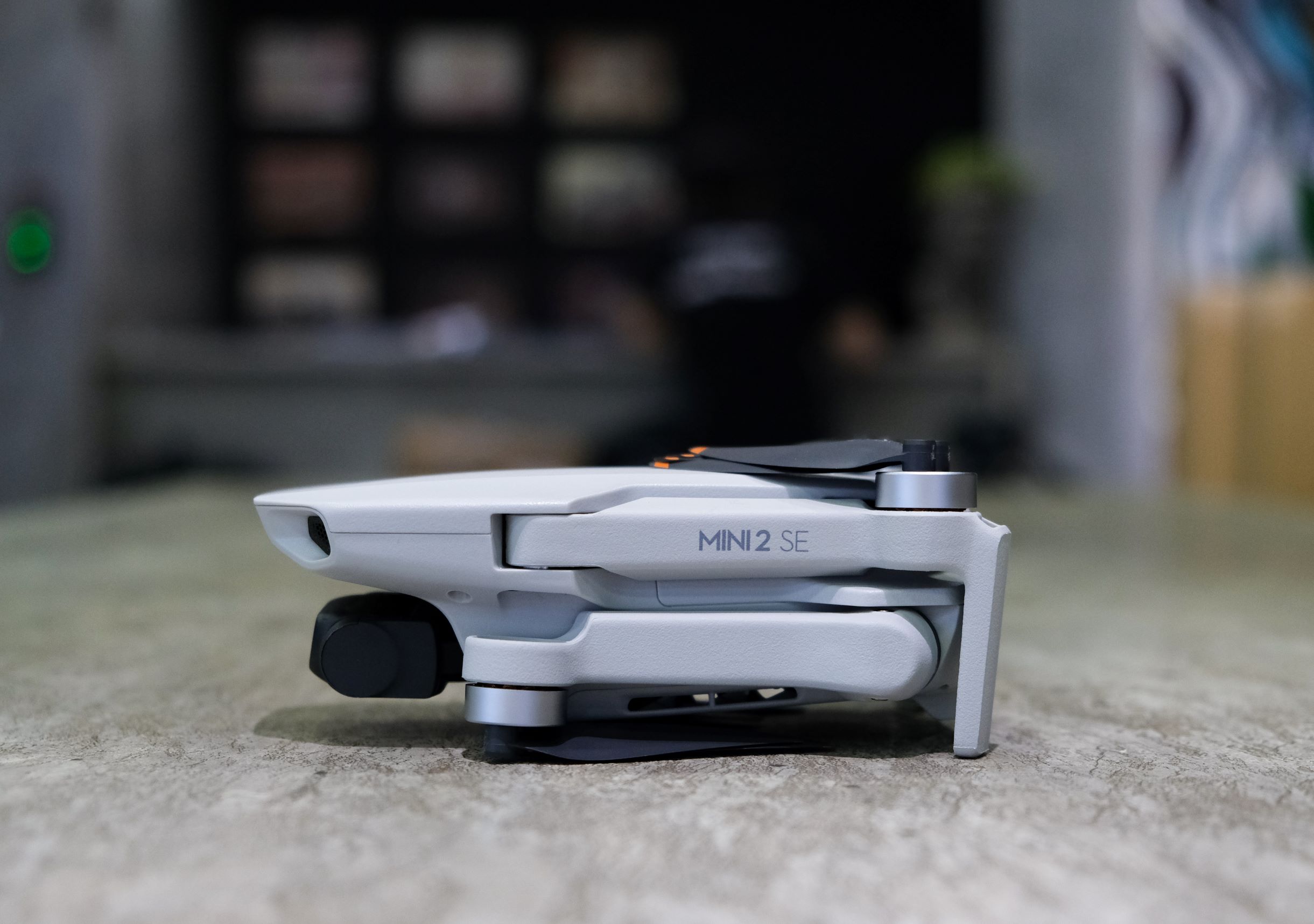  người dùng có thể gấp gọn chiếc máy bay không người lái và mang theo trong những chuyến du lịch