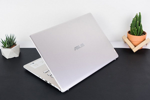 Tính năng của laptop Asus
