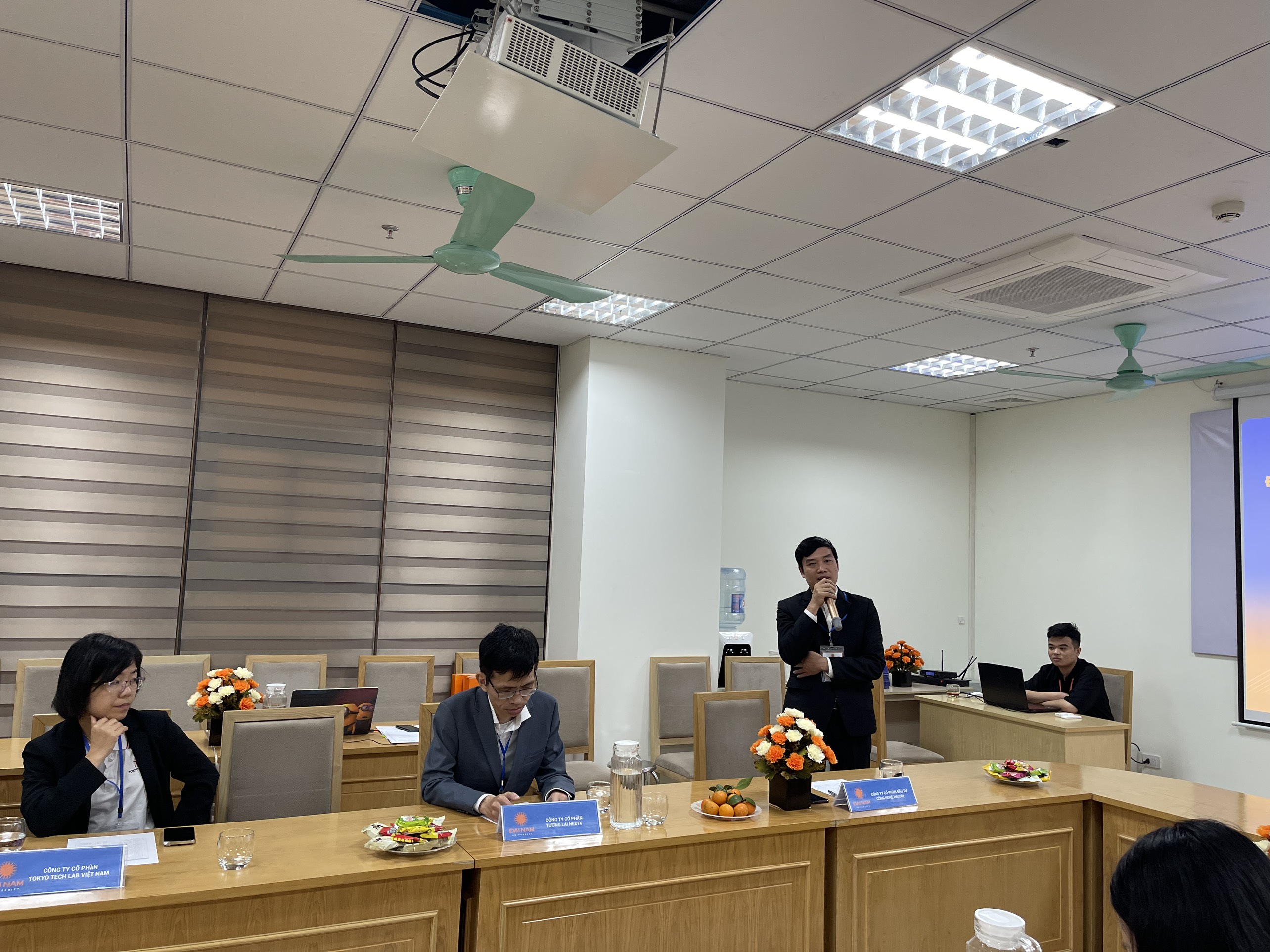 Công ty HACOM phát biểu