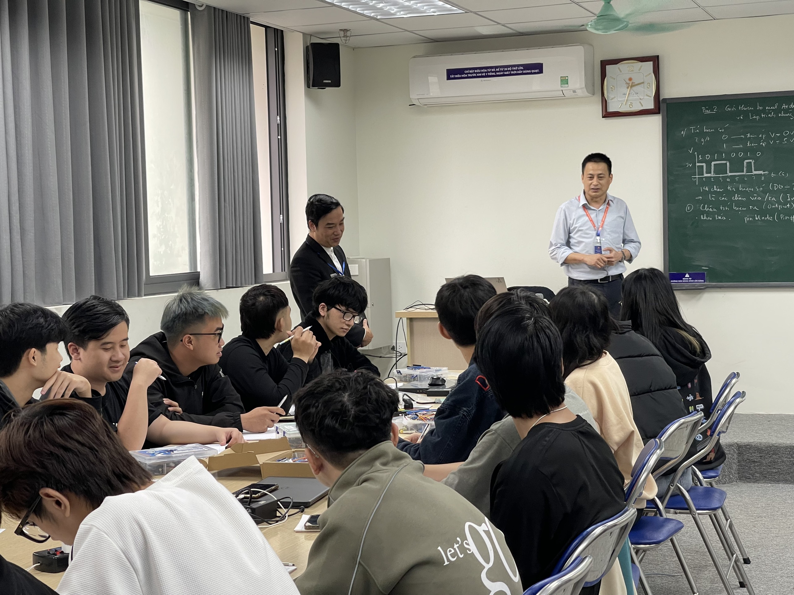 Công ty HACOM giao lưu sinh viên