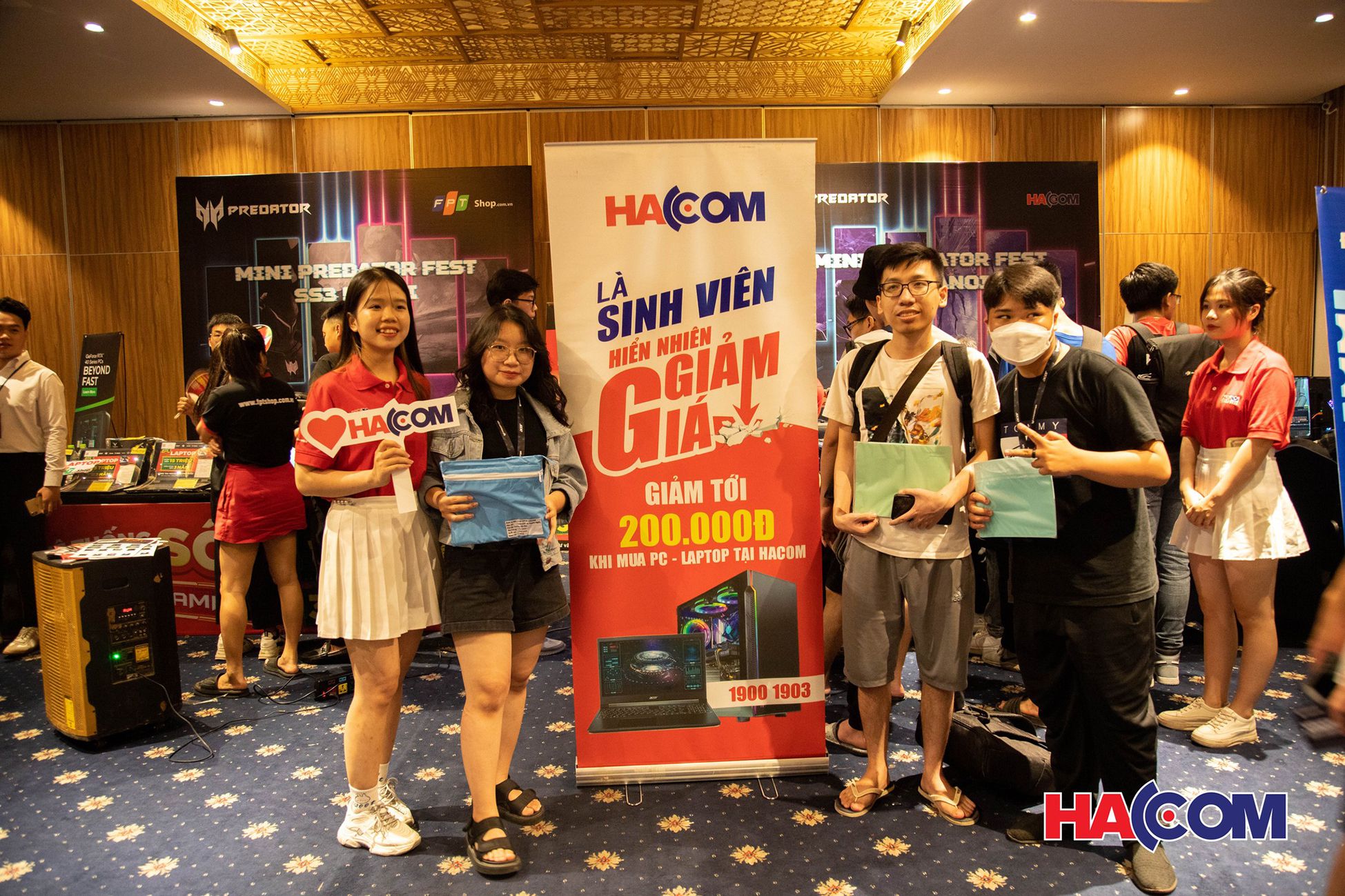 con người HACOM