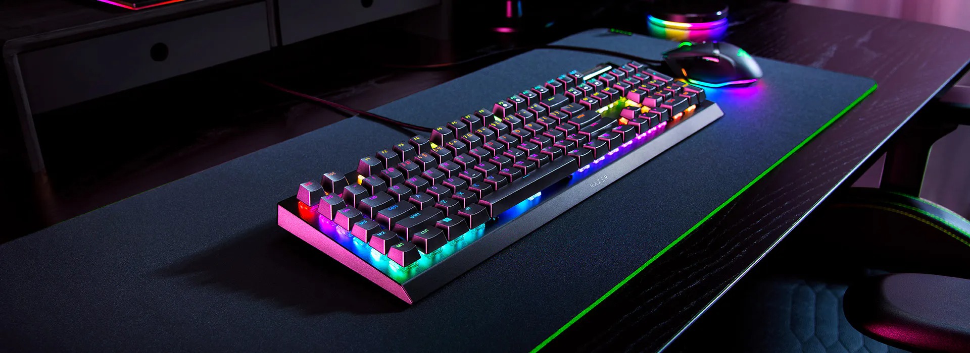 Bàn phím cơ gaming có dây Razer BlackWidow V4 4