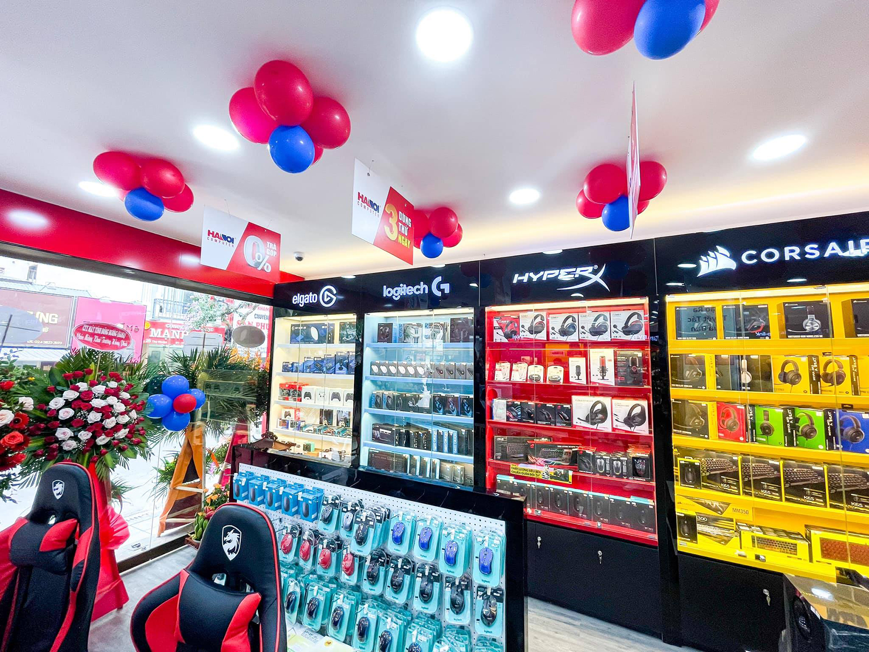 Showroom Công ty HACOM