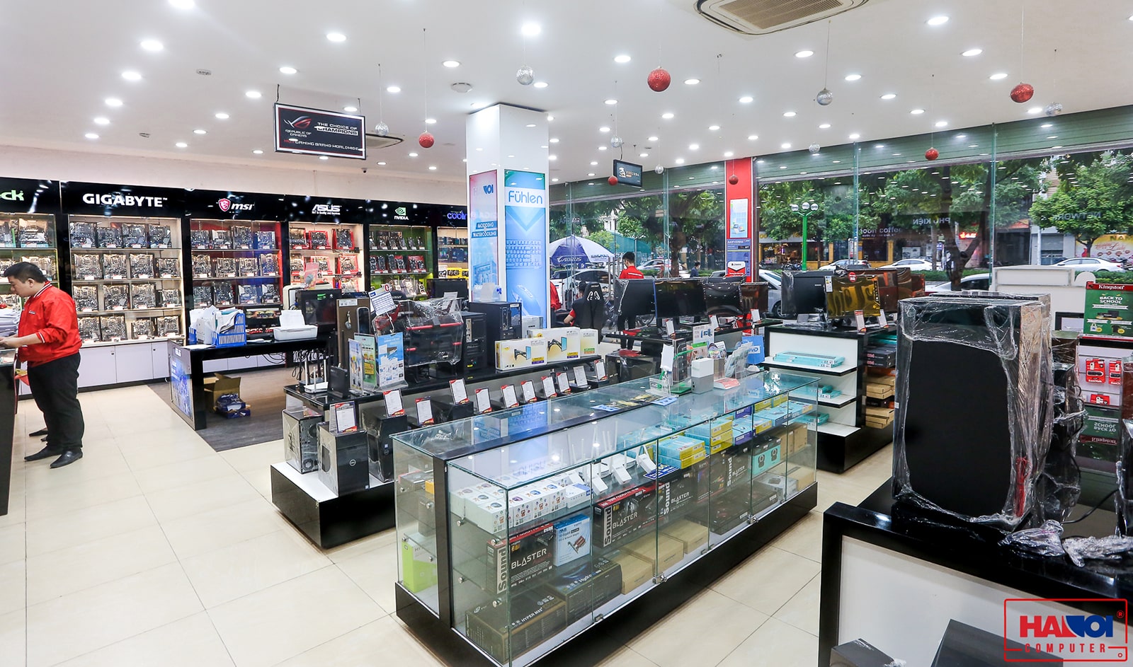 Showroom HACOM - Công ty Top 50 Việt Nam