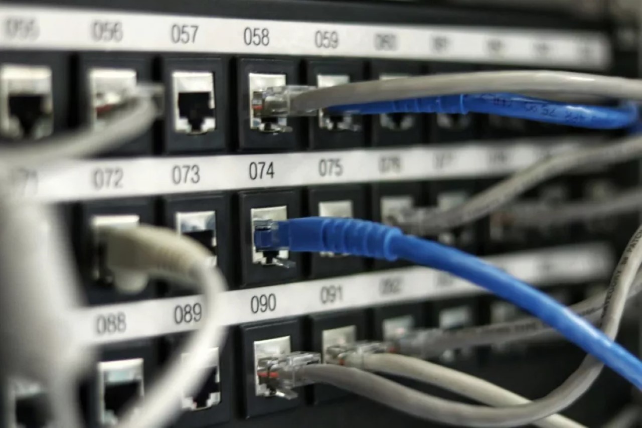 Hackers sử dụng AI ẩn mã độc trong DNS