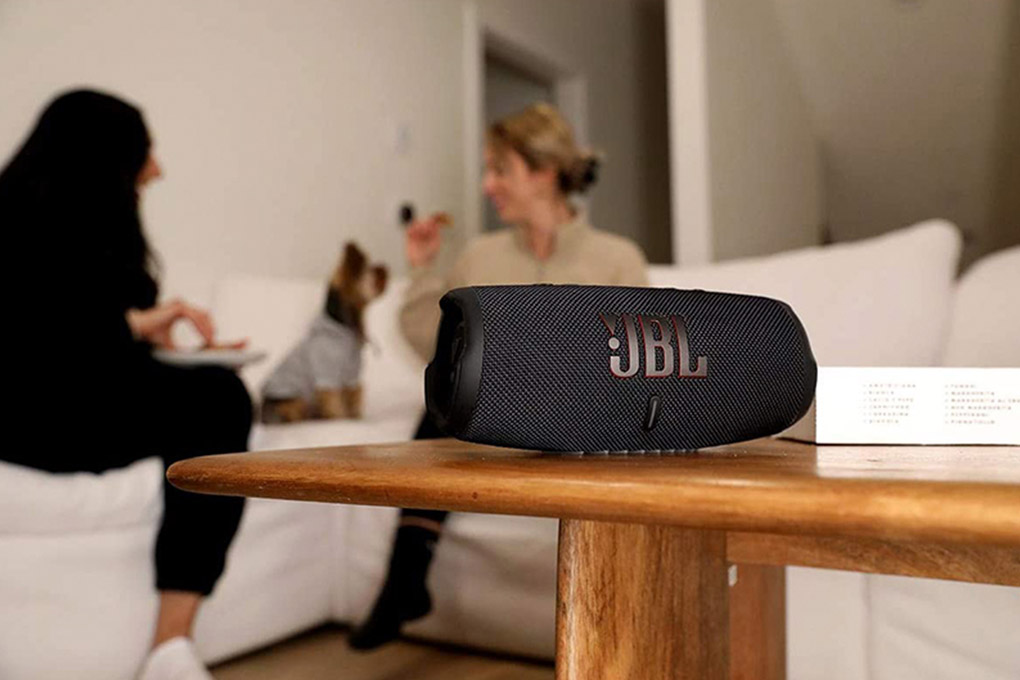 ly-do-ban-nen-so-huu-loa-bluetooth-jbl