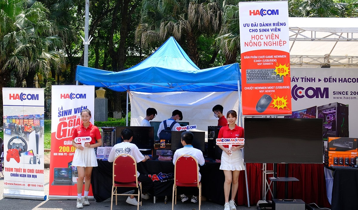 Gian hàng Công Ty HACOM tại Học viện Nông Nghiệp Việt Nam