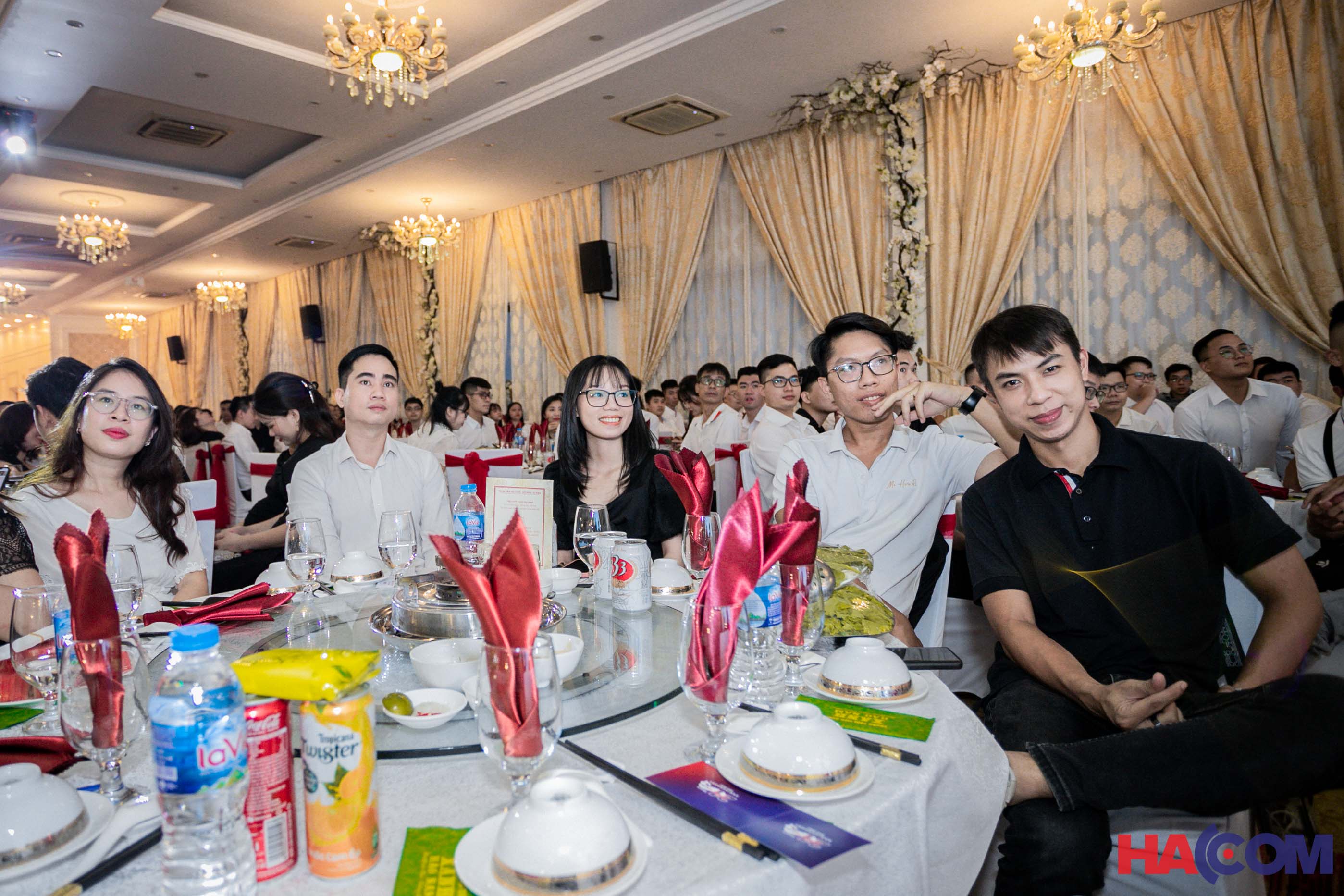 Nhân viên HACOM dự tiệc sinh nhật công ty