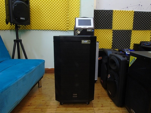 loa karaoke có màn hình