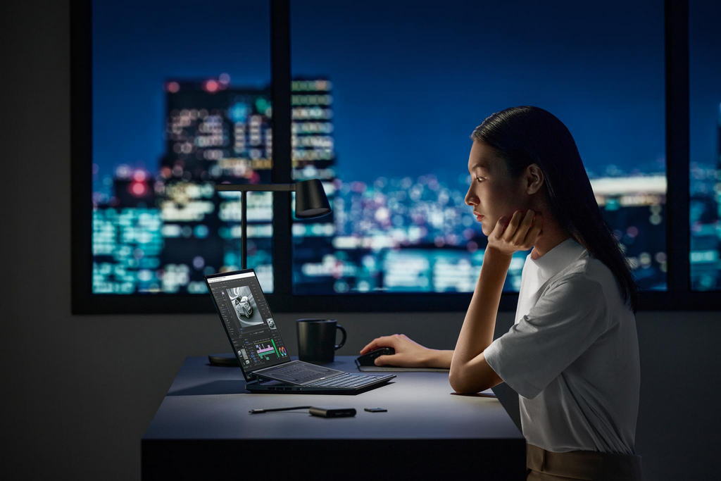 Laptop Asus ZenBook UX8402VU-P1028W