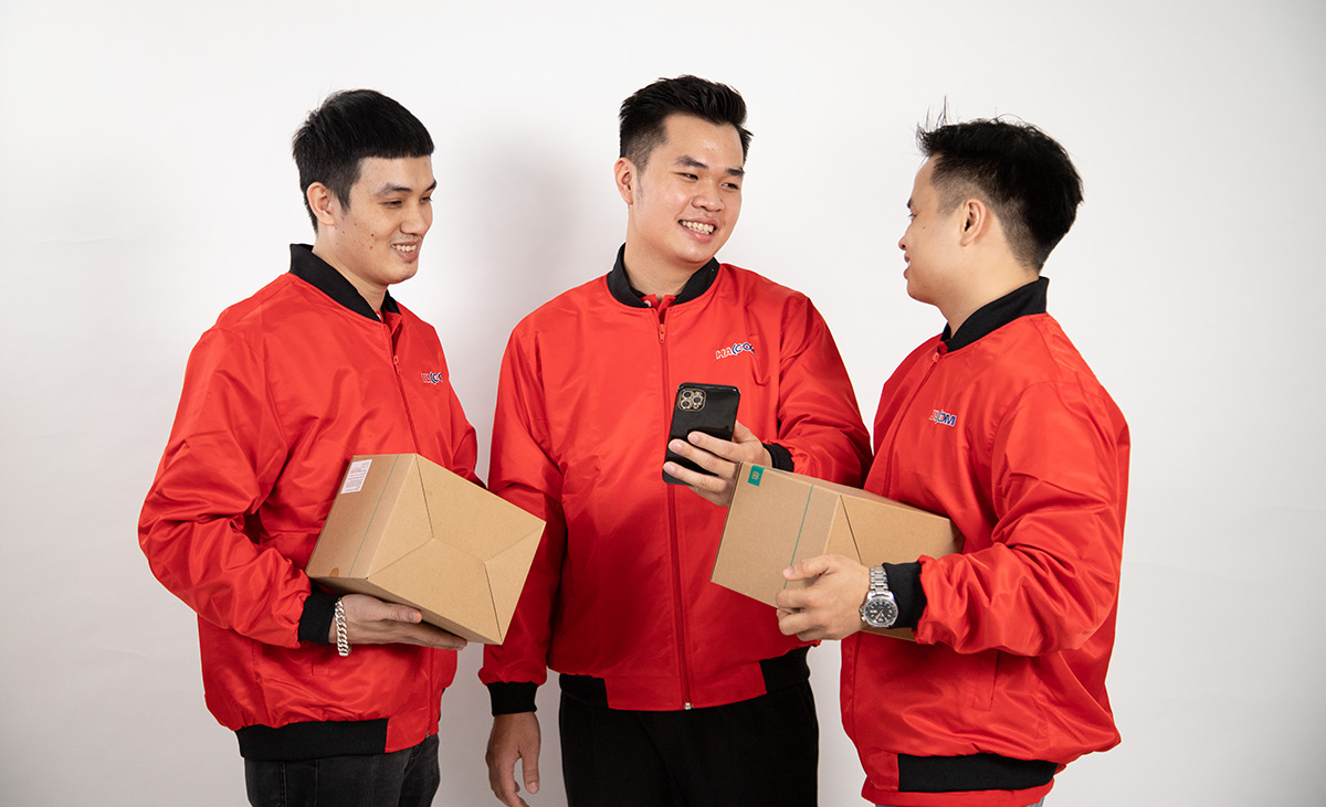 Cá tính nhân viên HACOM giao vận hỏa tốc