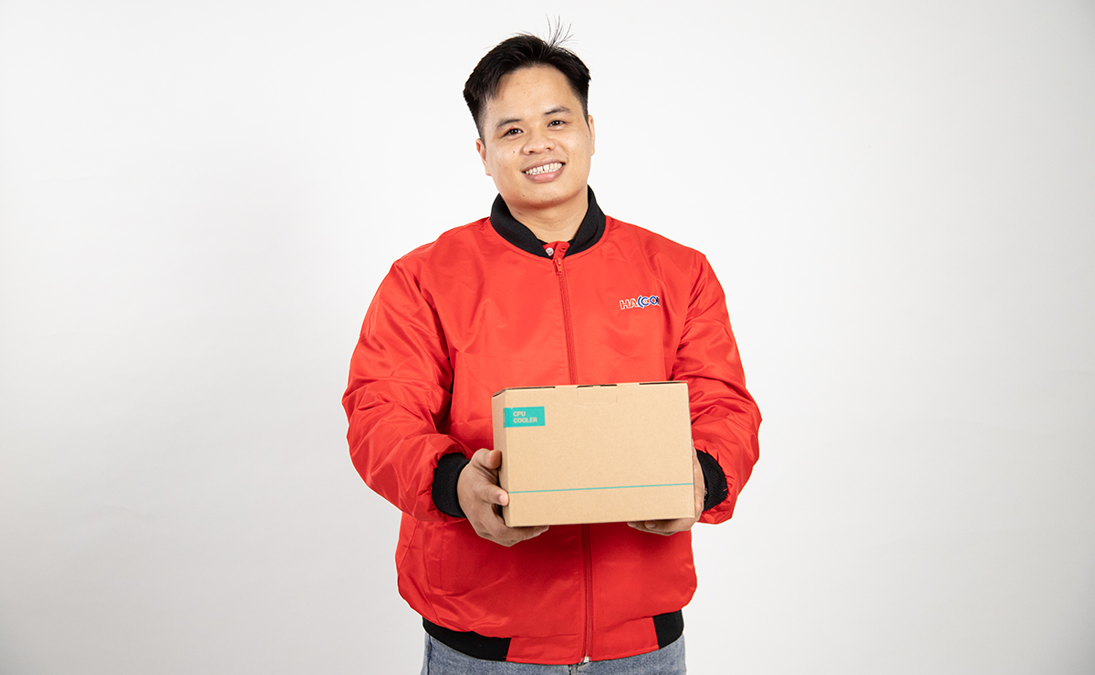 Nhân viên HACOM chuyển phát những nụ cười cuộc sống