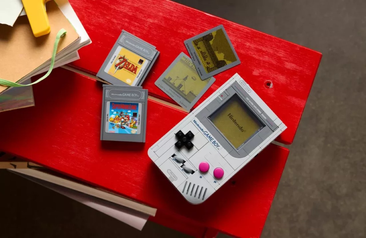 Lego hợp tác với Nintendo ra mắt bộ Lego Game Boy