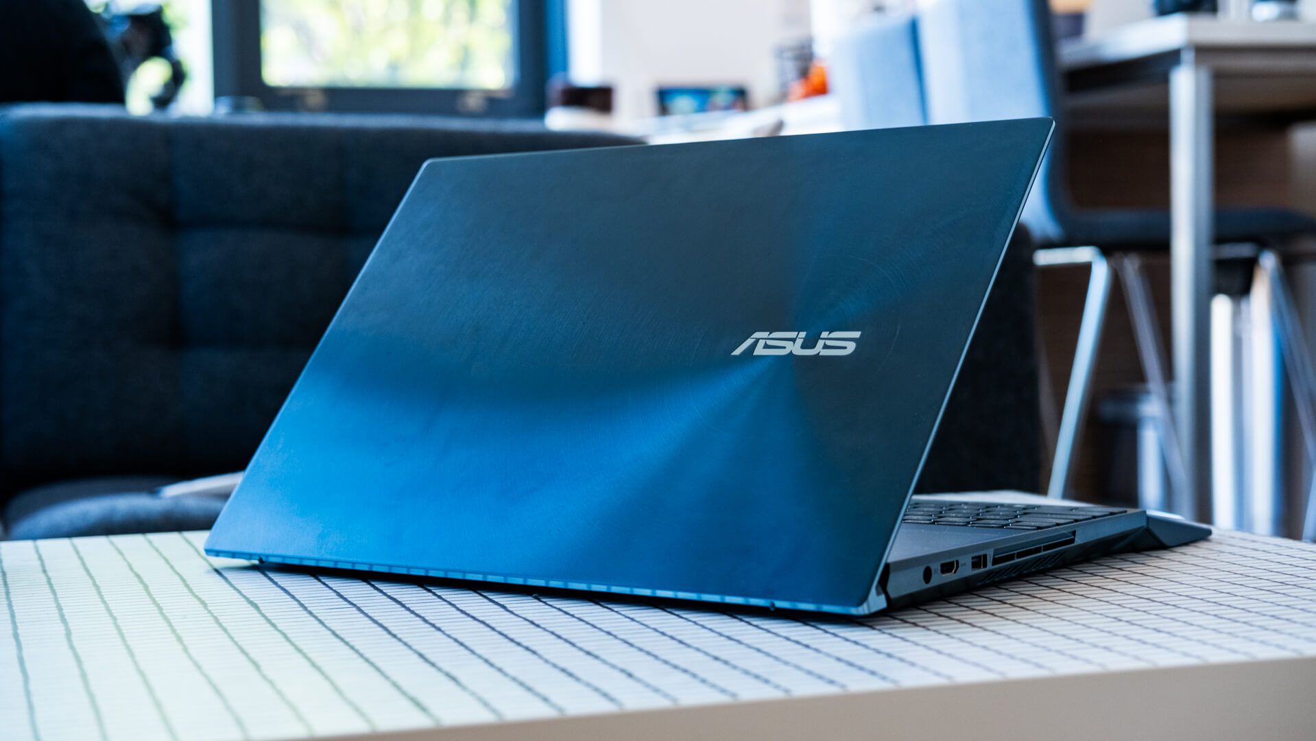 pin laptop ASUS sử dụng được mấy tiếng?