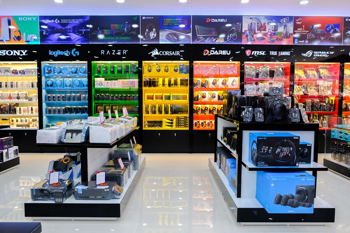 Con người HACOM tại showroom HACOM Từ Sơn