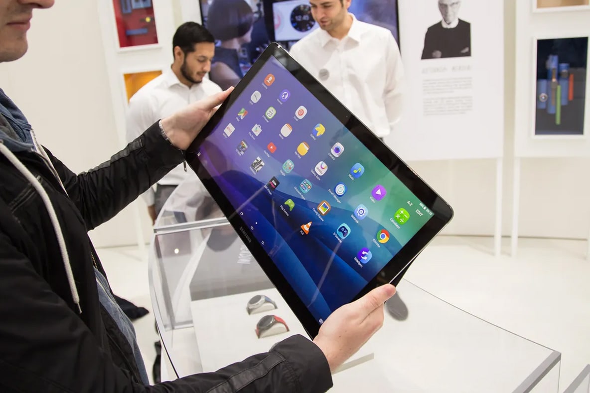 Giao diện máy tính bảng màn hình lớn 