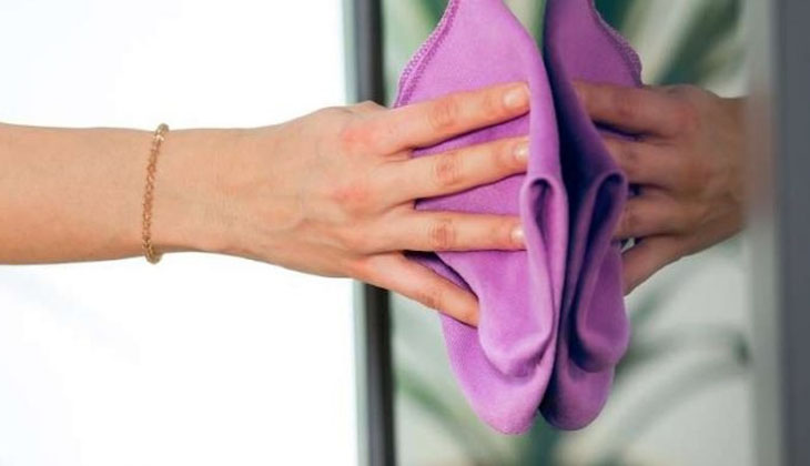 huong-dan-cach-ve-sinh-man-hinh-laptop