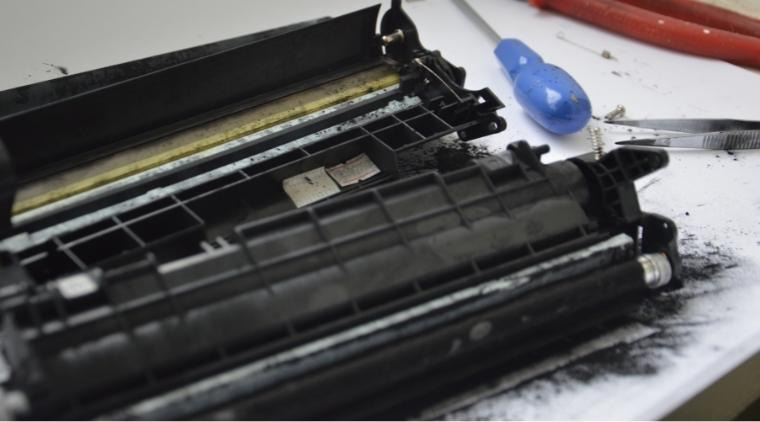 c&aacute;ch thay mực m&aacute;y in bước 5