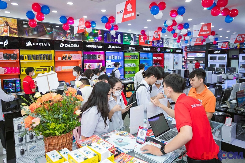 nên mua pc hay laptop tại Hacom
