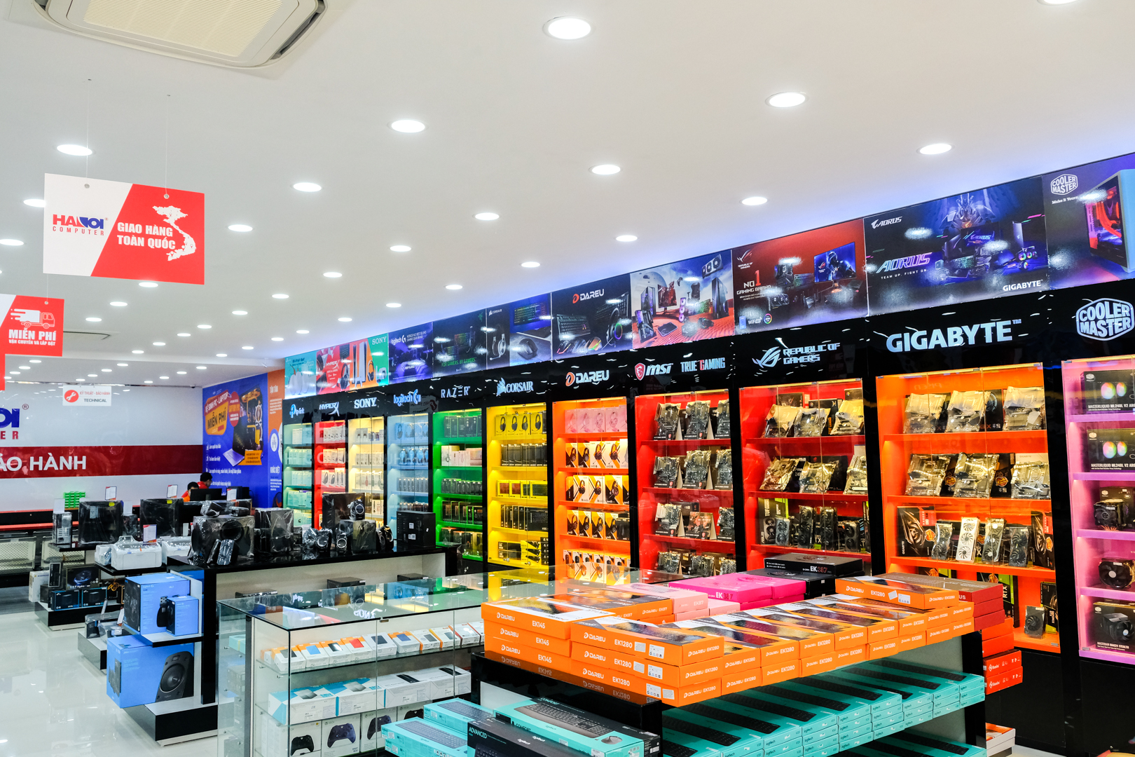 Khu vực bàn phím, mainboard - Hanoicomputer Từ Sơn