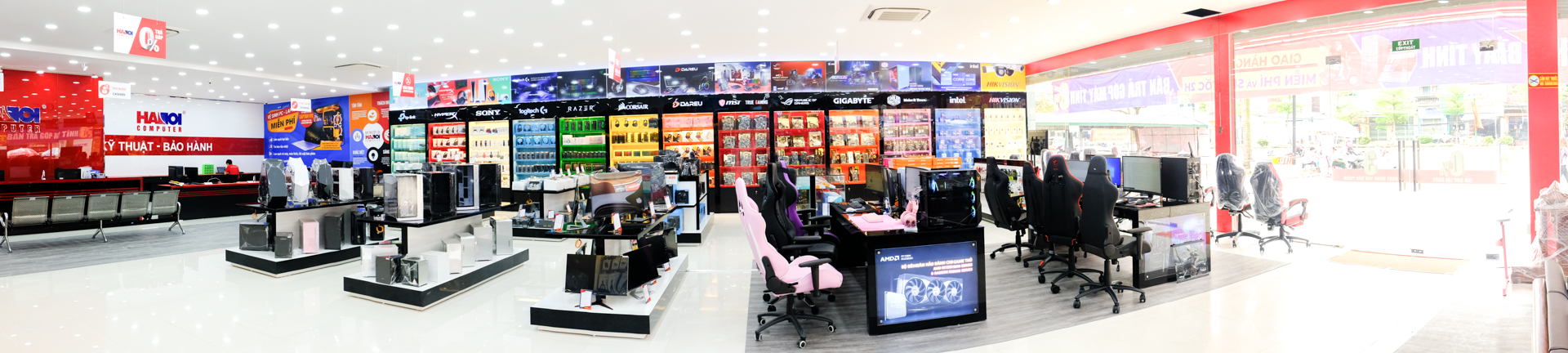 Khu vực trải nghiệm sản phẩm bên trong Hanoicomputer Bắc Ninh