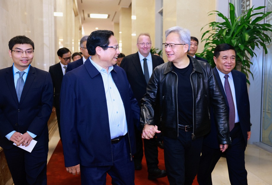 Thủ tướng Phạm Minh Chính và ông Jensen Huang TGD NVIDIA