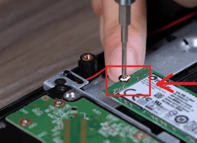 Loại bỏ ổ cứng để sửa laptop bị lỗi win 