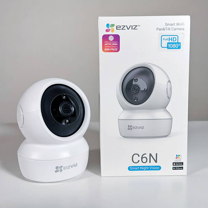 Trọn bộ sản phẩm camera và thẻ nhớ Ezviz