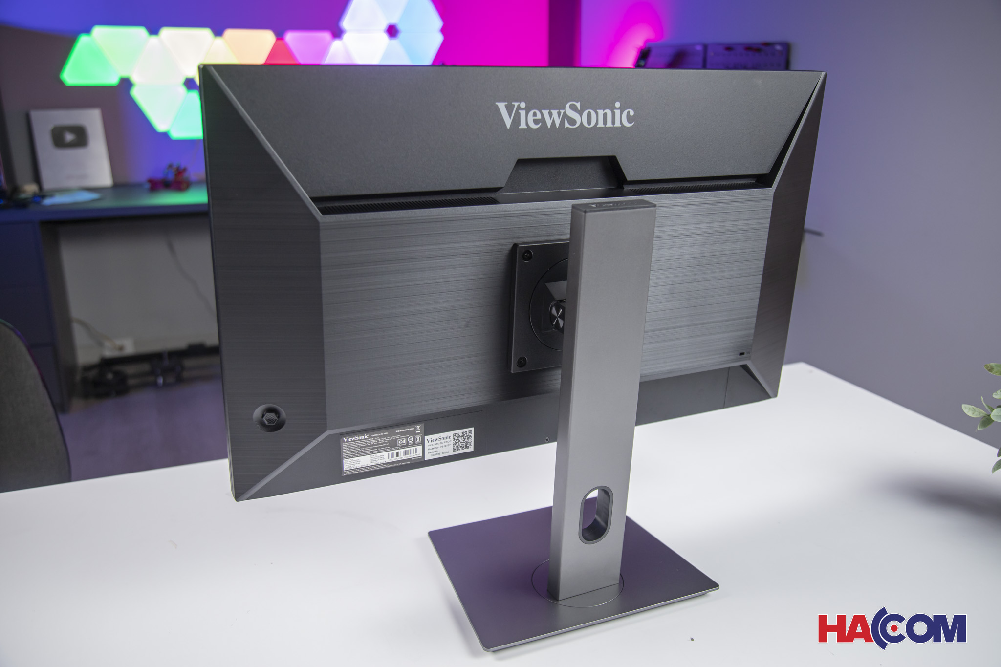 mặt lưng của VX2758a-2k-Pro-2