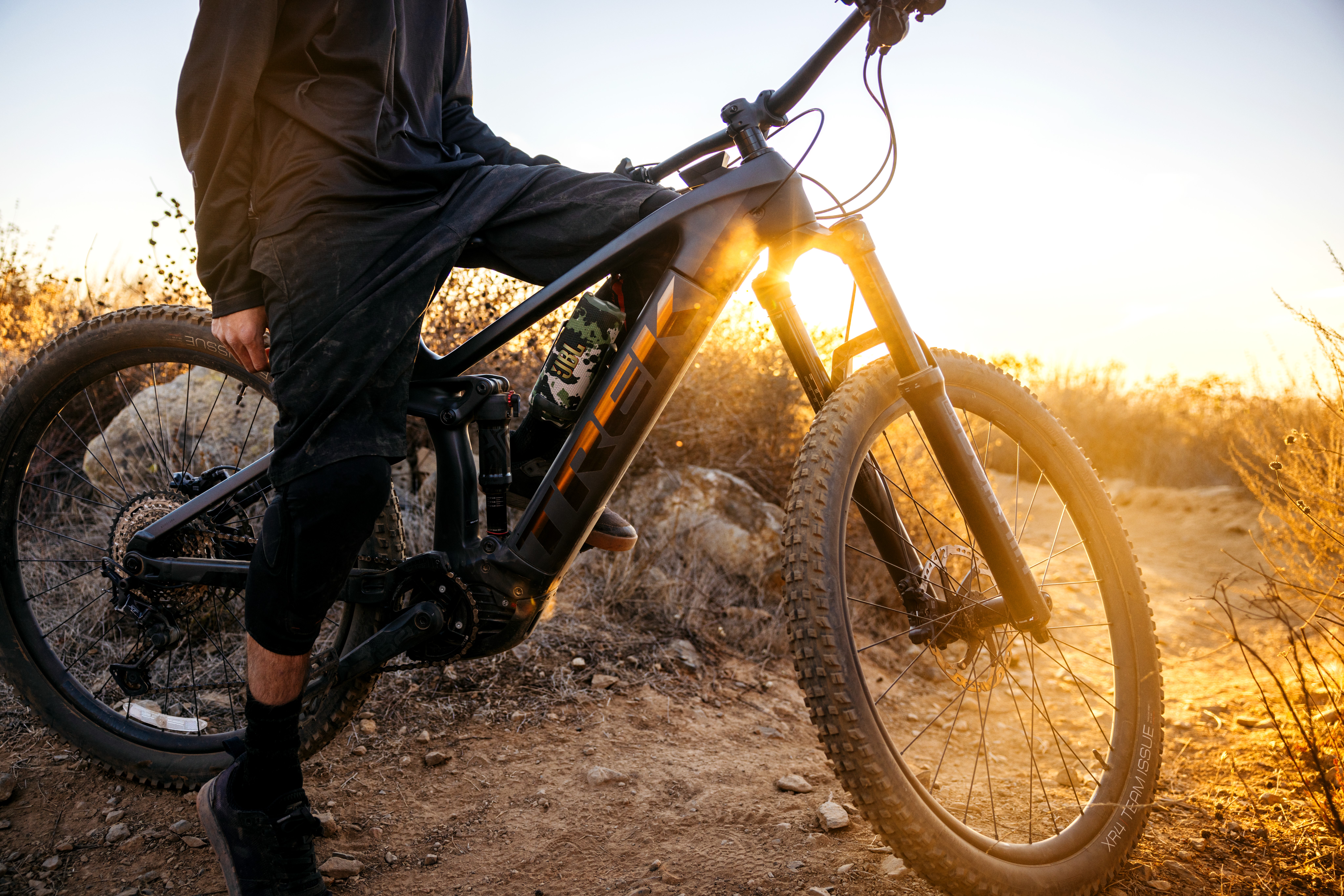 Nâng tầm âm thanh di động với JBL Flip 7 và Charge 6! 3