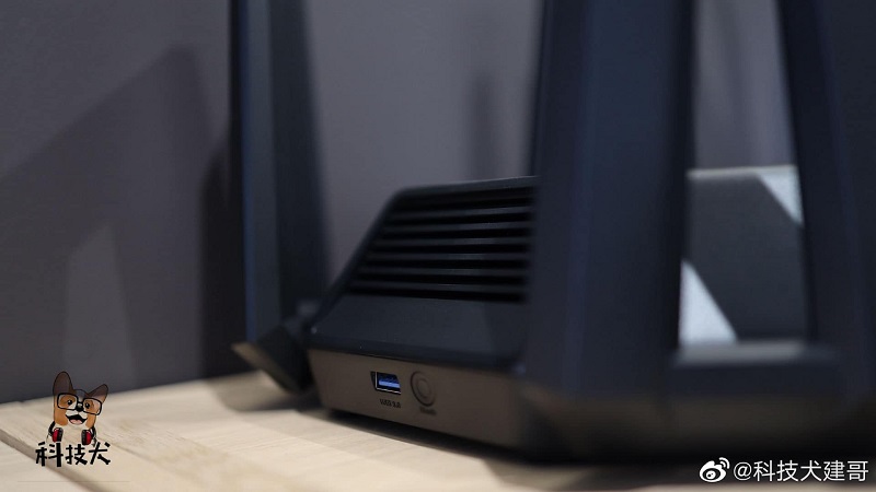 Hanoicomputer-Xiaomi AX9000 mạnh mẽ với cổng usb 3.0